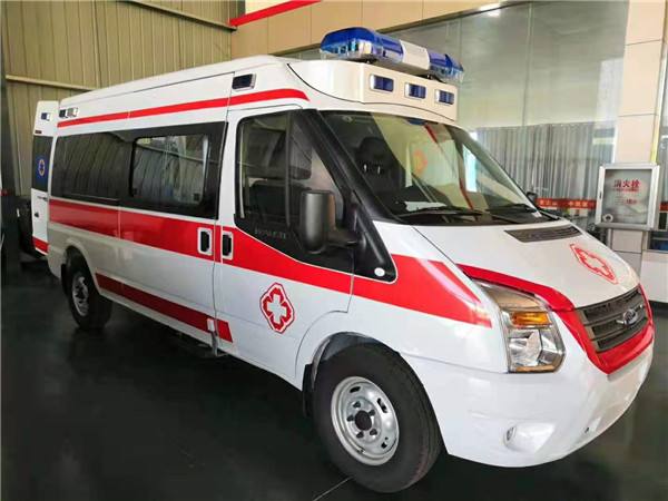 小金县福特V362救护车